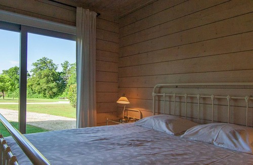 Oradour-sur-Vayres House | Holiday Home with Private Terrace