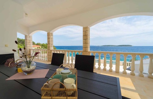 Potirna House | Holiday home near the sea