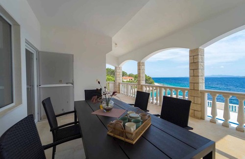 Potirna House | Holiday home near the sea