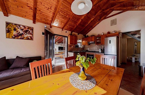 Potirna House | Holiday Home Holiday Home Ivan with Heated Pool