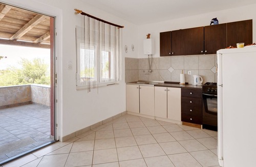 Rovanjska House | Holiday Home in Jasenice near Modrič Cave