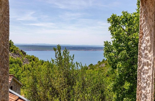 Starigrad House | Holiday Home in Starigrad near Paklenica