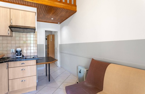 Reynes House | Holiday Home 5 with Mountain View and Shared Pool