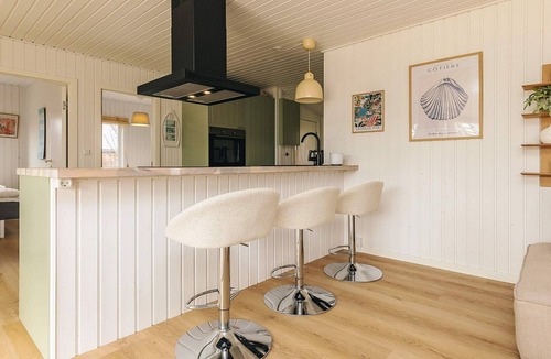 Dannemare House | Holiday home, 500m from beach