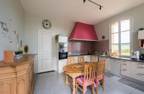 Pouru-Saint-Remy Villa | Holiday home adjoining a château