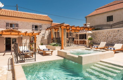 Bicine Villa | Holiday Home Adora with Pool