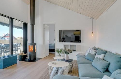 Klitmoller House | Holiday Home Aiko - 50m from the sea by Interhome