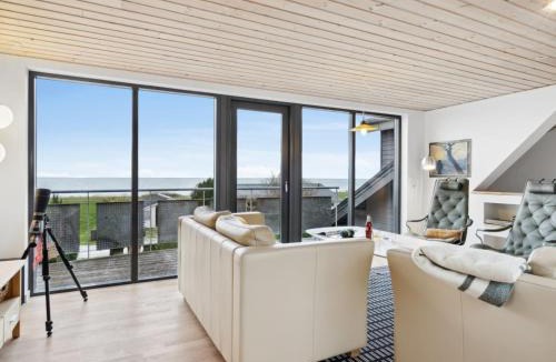 Allingabro House | Holiday Home Alona - 90m from the sea by Interhome