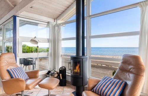 Tørresø House | Holiday Home Amila - 10m from the sea by Interhome