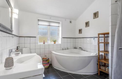 Gedesby House | Holiday Home Amon - 670m from the sea by Interhome