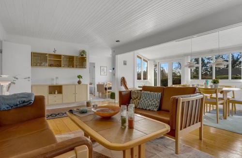 Knubbeløkke House | Holiday Home Andrine - 100m from the sea by Interhome