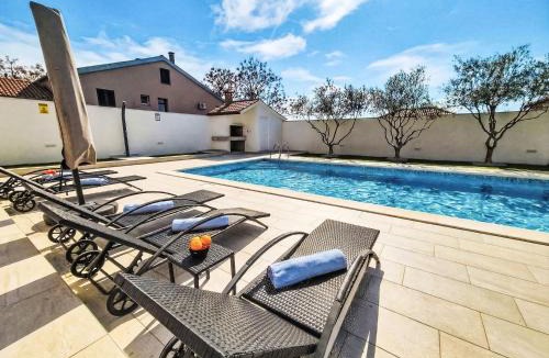 Smilcic House | Holiday Home Anić by Interhome