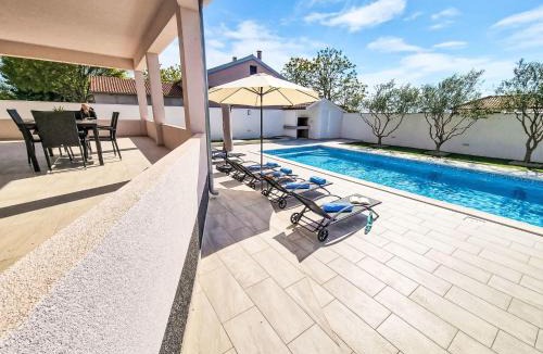 Smilcic House | Holiday Home Anić by Interhome