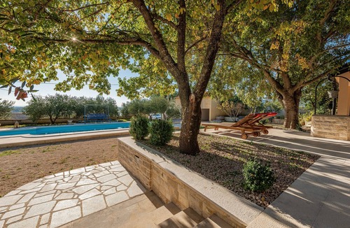 Benkovac House | Holiday Home Apios - Three Bedroom Holiday Home with Swimming Pool