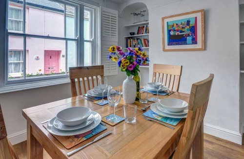 Appledore House | Holiday Home Apple Tree Cottage by Interhome