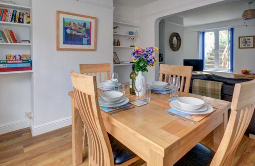 Appledore House | Holiday Home Apple Tree Cottage by Interhome