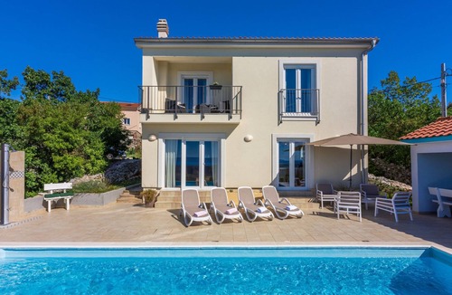 Smrika House | Holiday Home Aqua/HR-10991-01 by Interhome