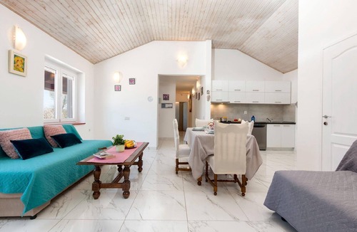 Jadreski House | Holiday Home AQUA with pool