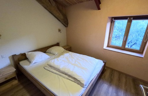 Rieussec House | Holiday Home 'Ardennais, Gîtes Du Pont De Calmel' with Mountain View and Shared Pool