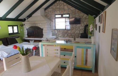 Loviste House | Holiday Home Artina 2