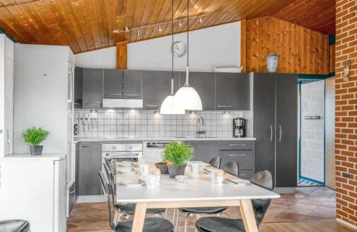 Klegod Strand House | Holiday Home Askatla - 800m from the sea by Interhome