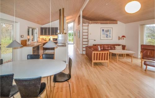 Grena Strand House | Holiday Home Aspevej Grenaa Iv