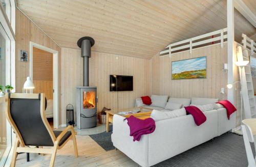 Fur House | Holiday Home Aswarth - 50m to the fjord by Interhome