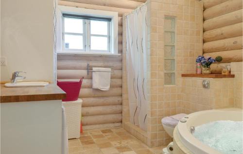 Holloselund House | Holiday Home Attenbjerg Vejby Xi