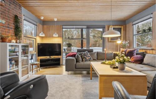 Fjellerup Strand House | Holiday Home Bøsholmstien Glesborg Denm