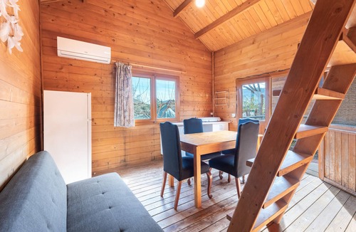 Barx House | Holiday Home 'Barraca Adaptado A' with Mountain View, Wi-Fi and Air Conditioning