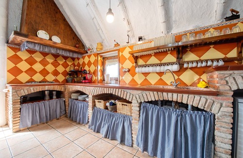 Deltebre House | Holiday Home 'Barraca Gran' with Lake View, Private Pool and Wi-Fi