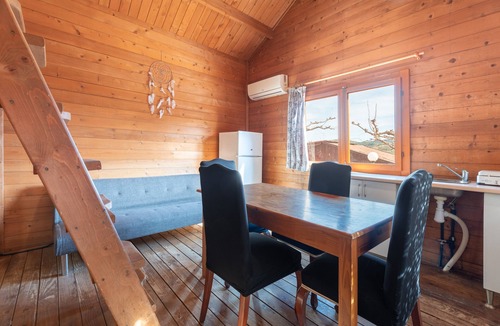 Barx House | Holiday Home 'Barraca' with Mountain View, Wi-Fi and Air Conditioning