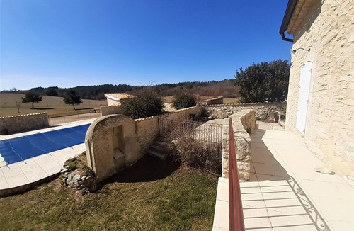 Redortiers House | Holiday Home 'Bastide De Marius' with Shared Pool, Shared Terrace and Wi-Fi