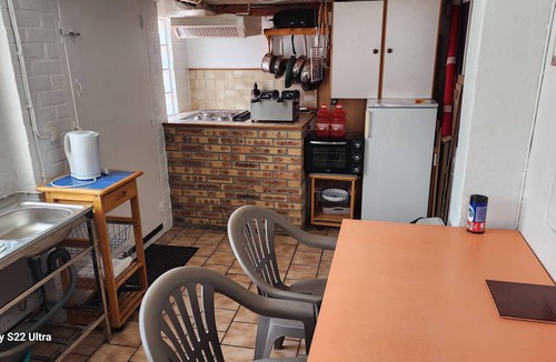 Mons-en-Baroeul Apartment | Holiday Home 'Beautiful Basement with Terrace' with Shared Garden and Wi-Fi