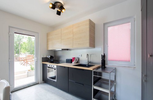 Muc Cottage | Holiday home Begy with private heated pool