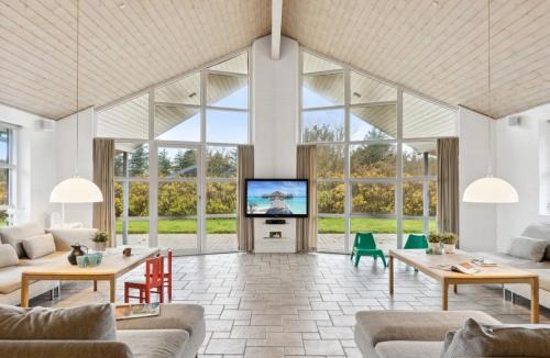 Nr. Lyngby Strand House | Holiday Home Berenika - 500m from the sea by Interhome