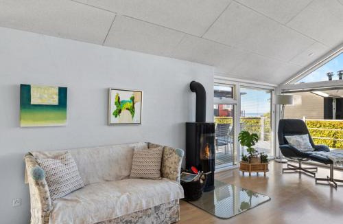 Tørresø House | Holiday Home Berner - 40m from the sea by Interhome