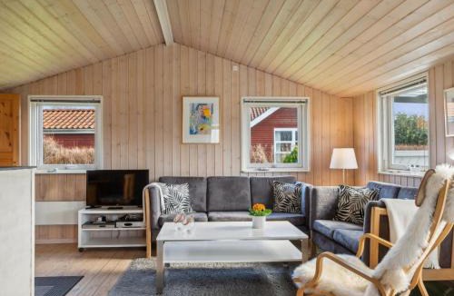 Ajstrup House | Holiday Home Bjarni - 175m from the sea by Interhome