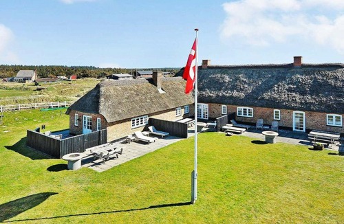 Fjand Badeby House | Holiday Home Bjerghuse
