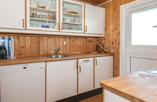 Henne Strand House | Holiday Home Blåklokkevej