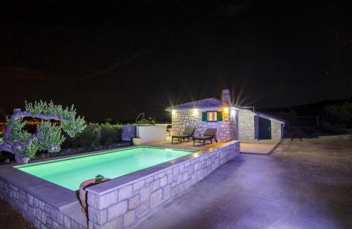 Splitska House | Holiday Home Bliss