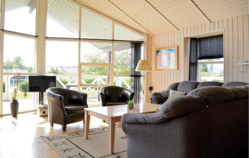 Falen House | Holiday Home Blomstervænget Hemmet X