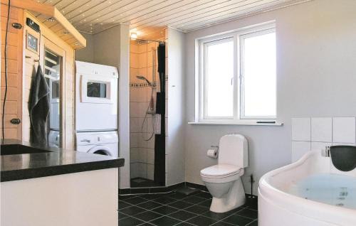 Falen House | Holiday Home Blomstervænget Hemmet X
