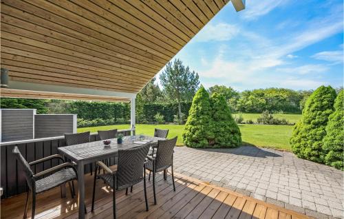 Skaven Strand House | Holiday Home Brombærvej Tarm Ii