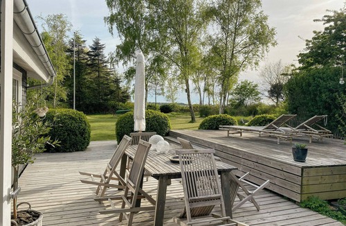Skaverup House | Holiday home by Avnø Fjord in front of the sea