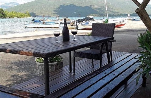 Hodilje House | Holiday Home By The Sea