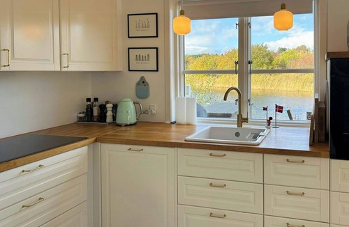 Øer Strand House | Holiday home by the water in Øer Maritime