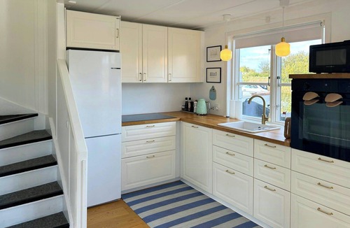 Øer Strand House | Holiday home by the water in Øer Maritime