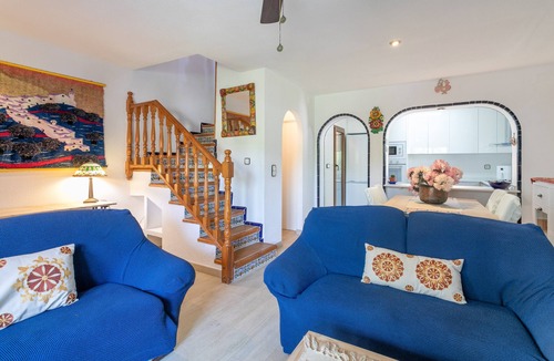 Gran Alacant House | Holiday Home 'Casa en la playa con piscinas A' with Shared Pool, Garden and Air Conditioning