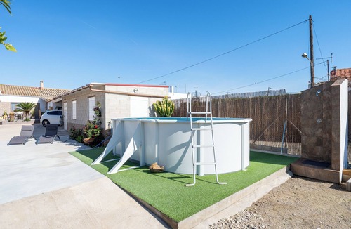 Deltebre House | Holiday Home 'Ca L'Agulla' with Private Pool, Wi-Fi and Air Conditioning